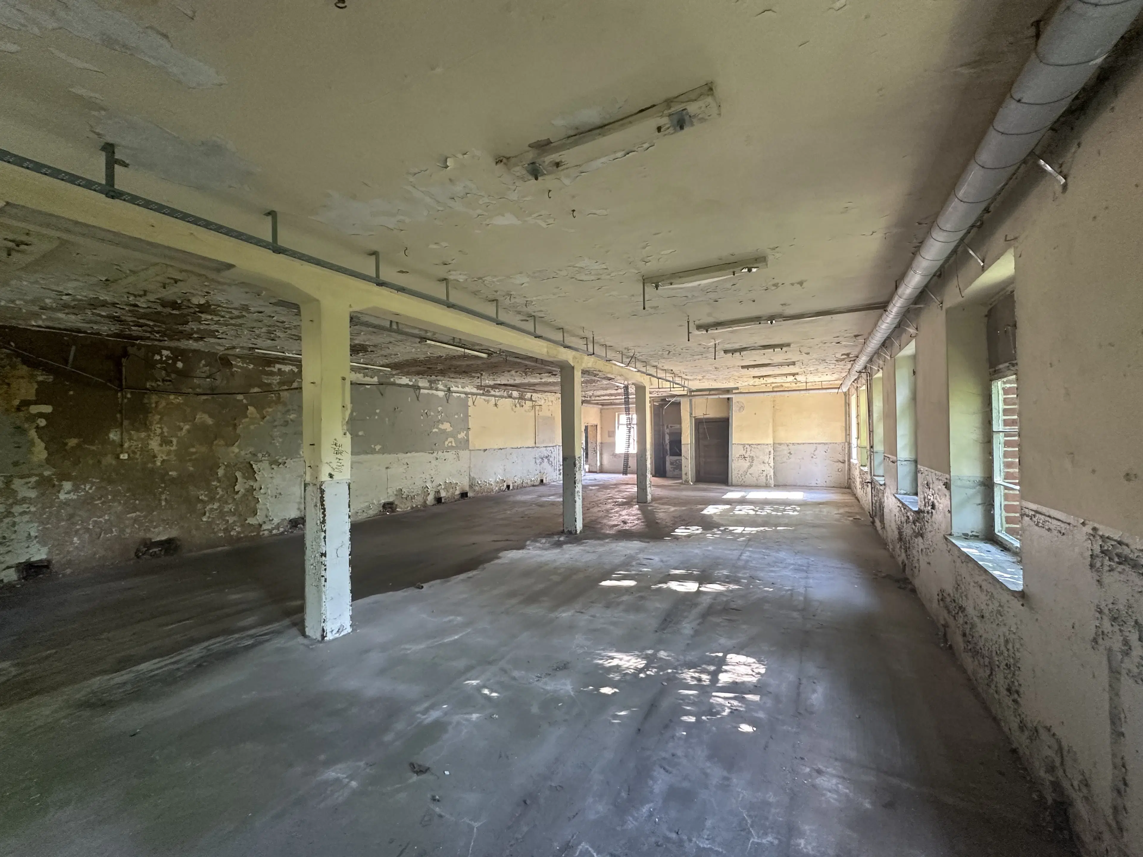 Herontwikkelingskans: voormalige textielfabriek van 1.163 m² in Schlotheim, nabij Mühlhausen - Duitsland
