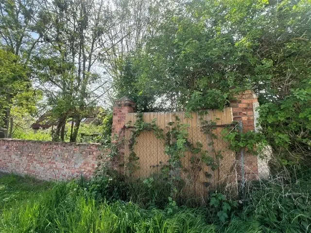 Vrijstaand landhuis op kavel van ca. 1.090 m², met schuur in Rohndorf (Südliches Anhalt) Halle-Leiptzig-Flughafen - Duitsland