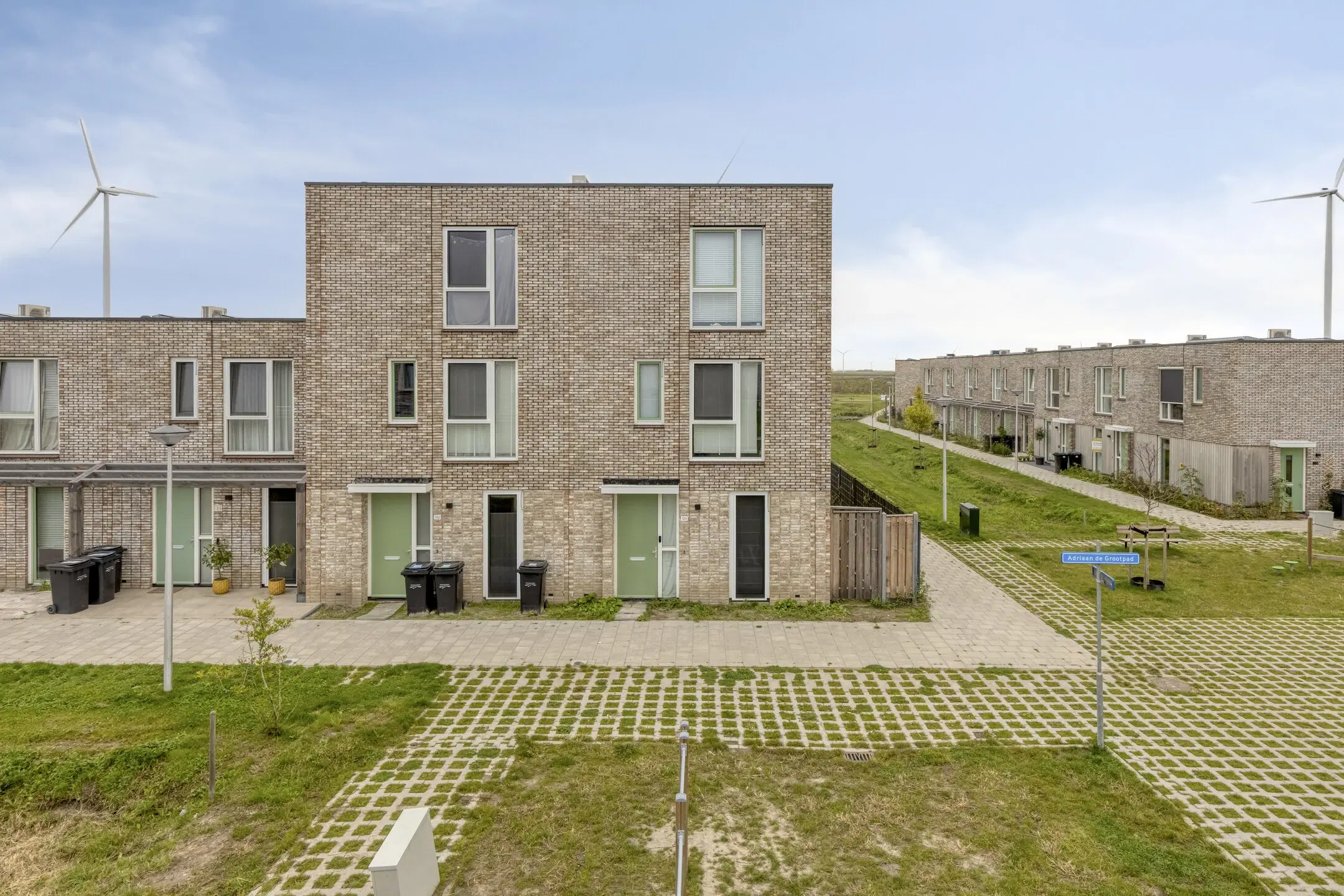 Almere, Adriaan de Grootpad 120