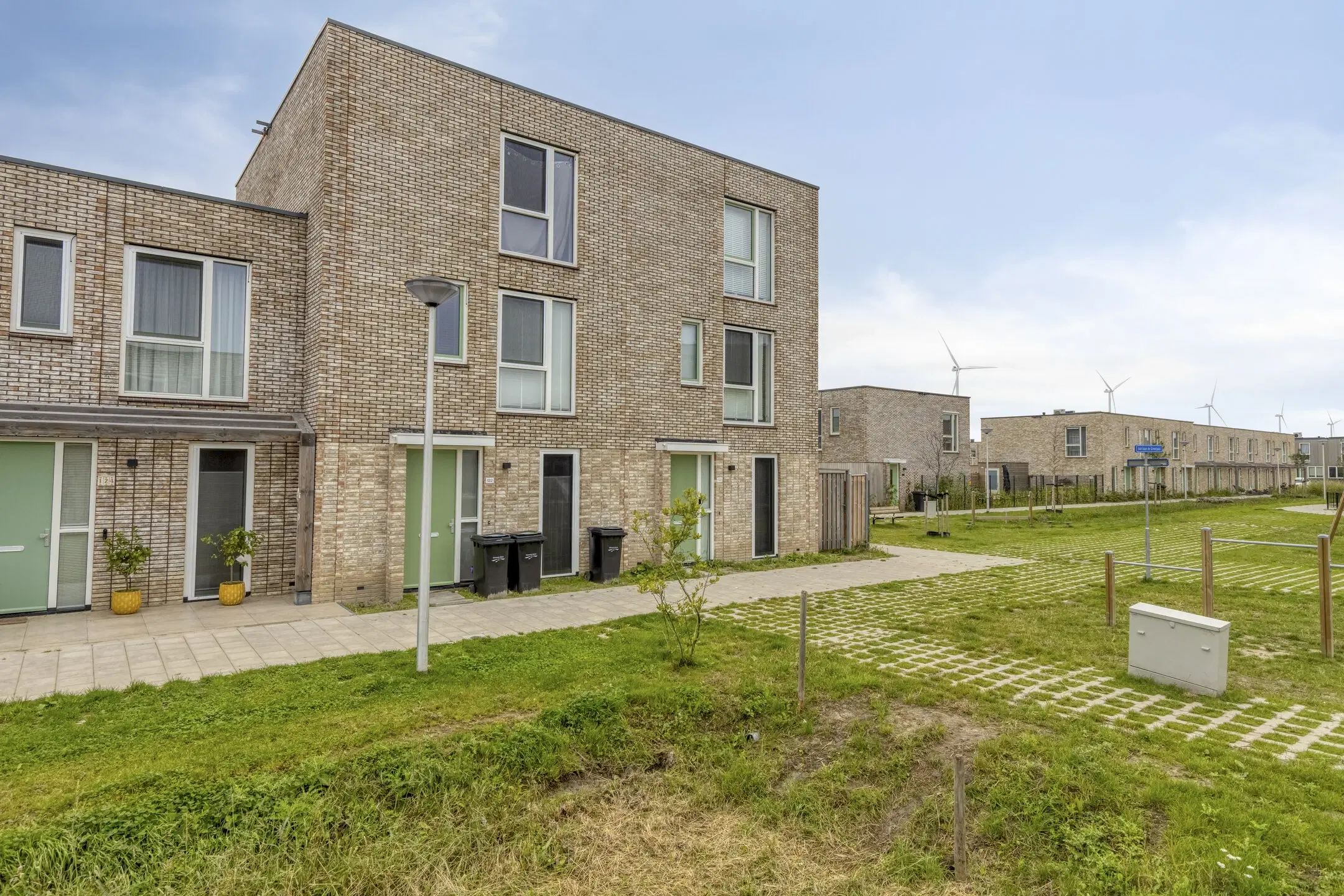Almere, Adriaan de Grootpad 120