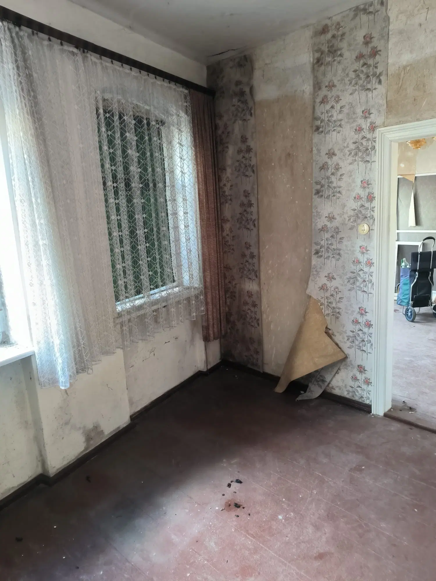 Massief woonhuis met uitbreidingsmogelijkheden en een perceel van 498 m² in Annaburg - Duitsland