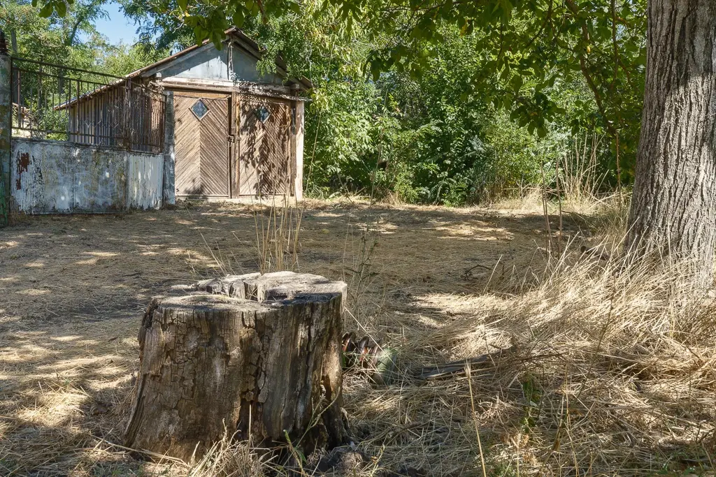 Afgelegen tweelaags huis + 1.502 grond + garage + bijgebouwen aan de rand van Milchina Luka, Regio Vidin - Bulgarije