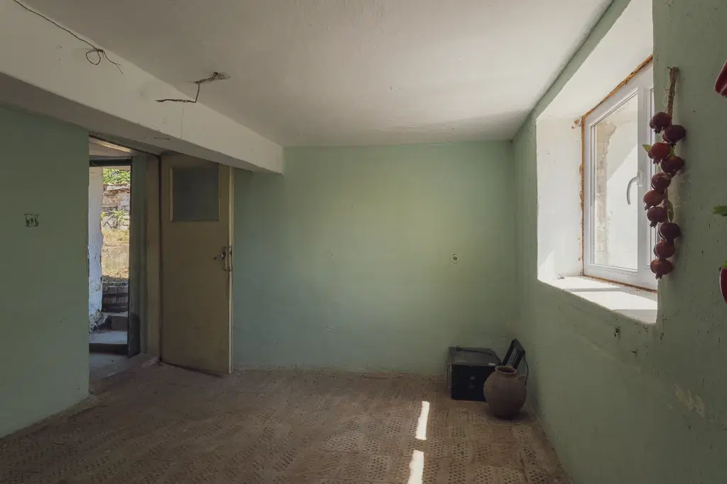 Afgelegen tweelaags huis + 1.502 grond + garage + bijgebouwen aan de rand van Milchina Luka, Regio Vidin - Bulgarije