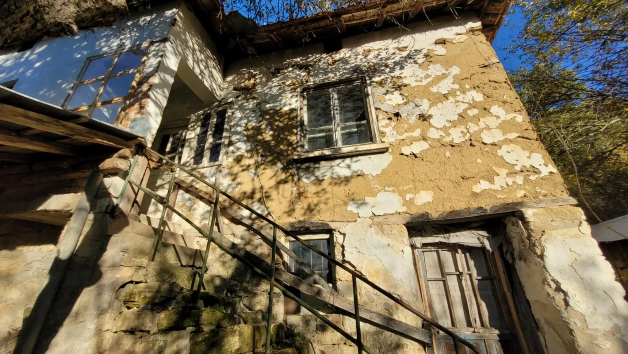 Huis met een perceel van 3.995 m² en bijgebouwen in Kosta Perchevo - Bulgarije