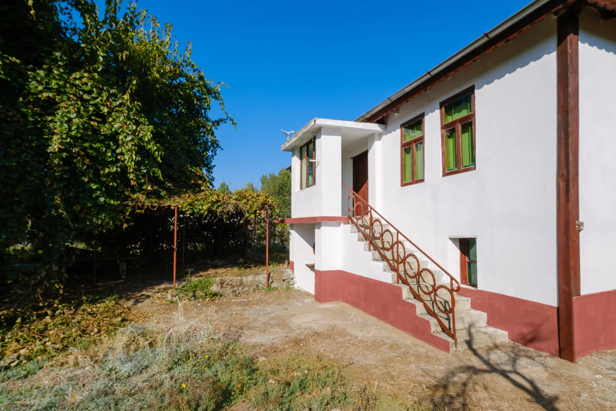 PARTNERVEILING- 2-onder-1-kap klassiek Balkanhuis te Lalkovo (Yambol) - Bulgarije