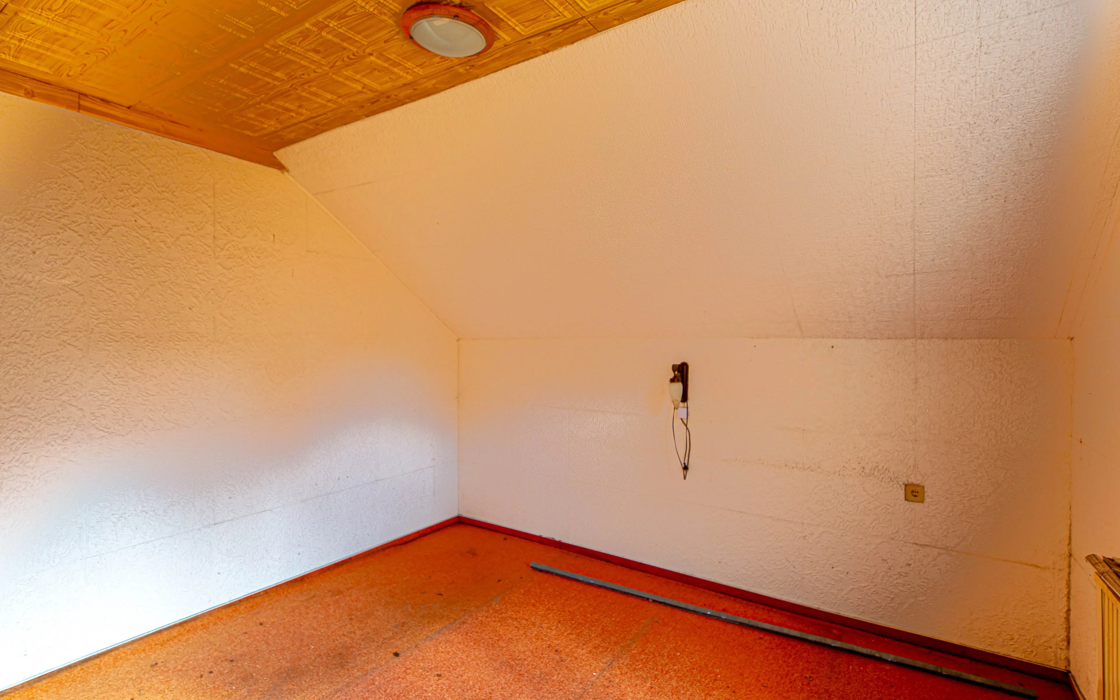 Vrijstaande woning met garage en bijgebouwen in Crossen an der Elster - Duitsland