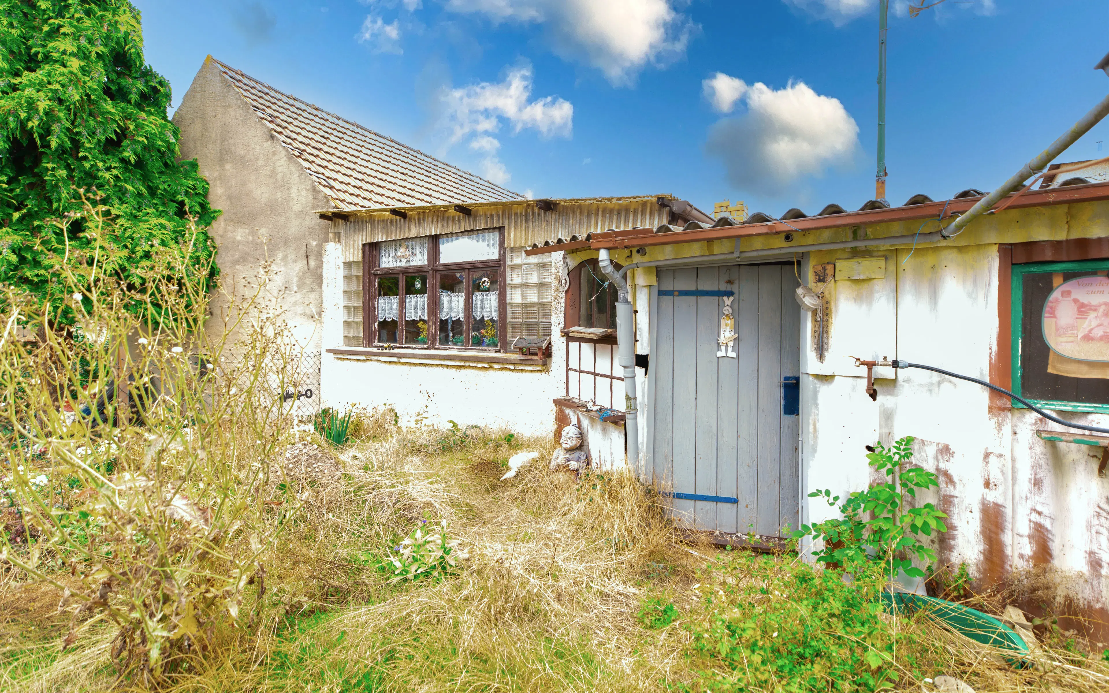 Vrijstaande woning met garage en bijgebouwen in Crossen an der Elster - Duitsland